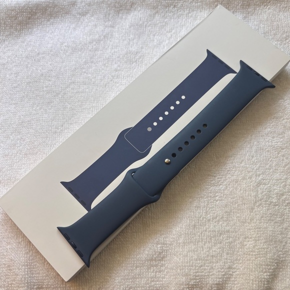 Apple Watch Sports Band M/L - Picture 1 of 6